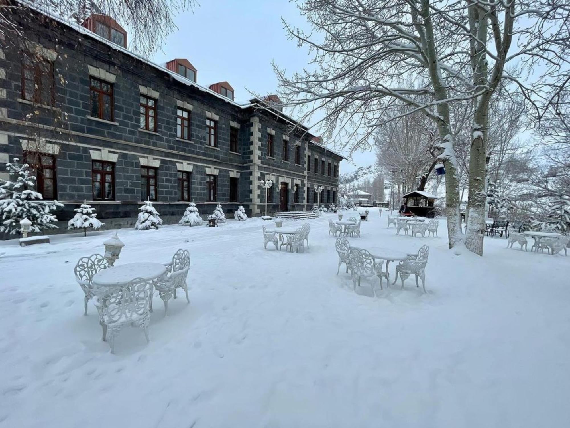 Hotel Katerina Sarayi 1877 Kars Exterior photo